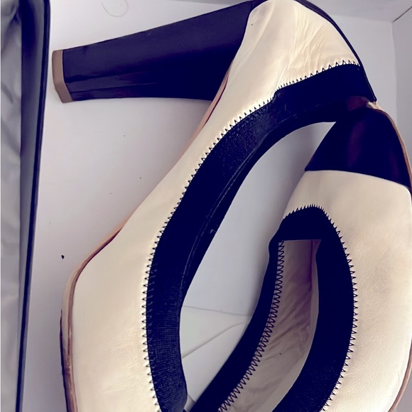 Auth Chanel 2.Tone Leather Cap Toe Platform Pumps womens size 39 Origi Box - Picture 4 of 6